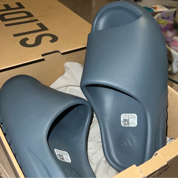 Yeezy Slides Slate Marine Sz 5M New!!! - Picture 7 of 7